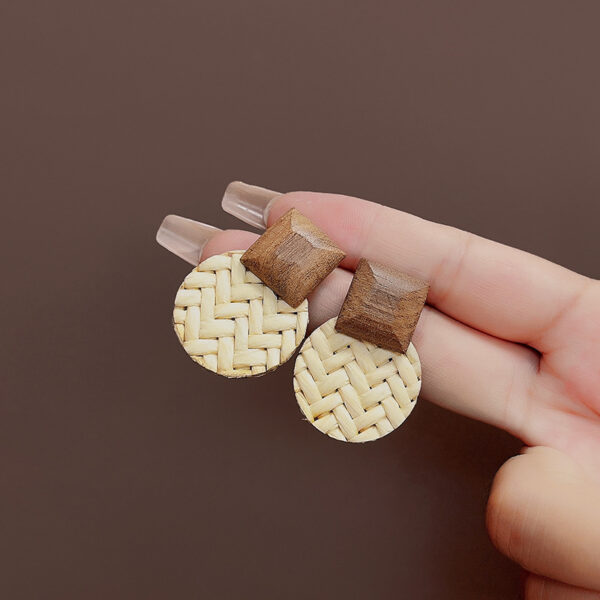 Wholesale Chinese Pastoral Style Retro Mori Style Small Fresh Style Handmade Round Turf Earrings Elegant and Decent Earrings Earrings