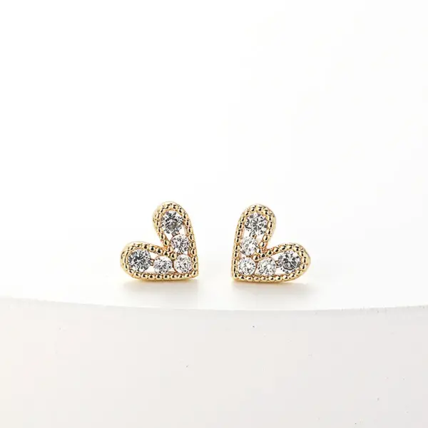 Wholesale Fashion New Simple Female Heart-shaped Small Copper Earrings