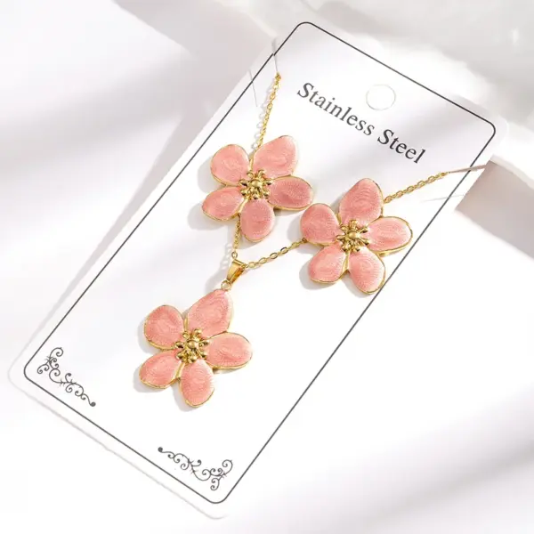 Wholesale Imitation Gold Plated 304 Stainless Steel Oil Drop Five-Leaf Flower Electroplated Polished Electroplated Earrings Necklace Jewelry Set For Women