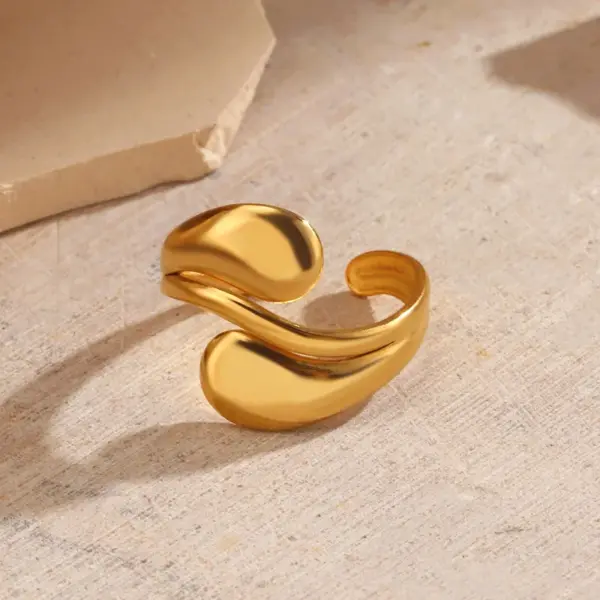 Wholesale Ion Plating (IP) 18K Gold Plated Solid Color 304 Stainless Steel Casual Hip-Hop Simple Style Waterproof Non Tarnish Rings