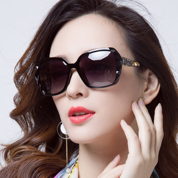 Wholesale 2025 New Women's Sunglasses Trendy Fashion Large Frame Sunshade Sunglasses Vacation Retro Sunglasses
