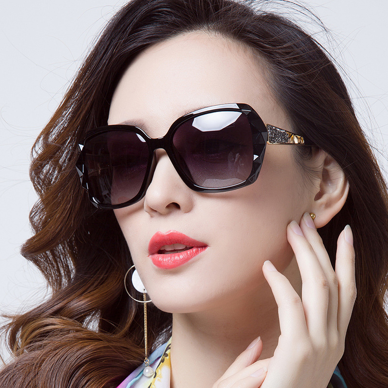 Wholesale 2025 New Women's Sunglasses Trendy Fashion Large Frame Sunshade Sunglasses Vacation Retro Sunglasses
