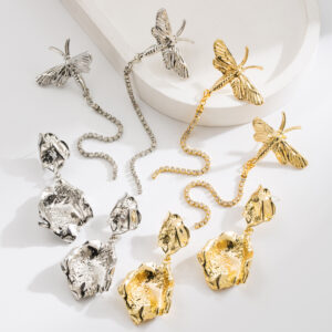 oly-d77f2191e64042d94bdb76b5fb90ff59 Wholesale Cross-border New Retro Dragonfly Flash Diamond Tassel Long Earrings Women's Elegant Fashion High-end Light Luxury Socialite Earrings