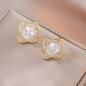 E1118 Gold Four-leaf Zircon Earrings