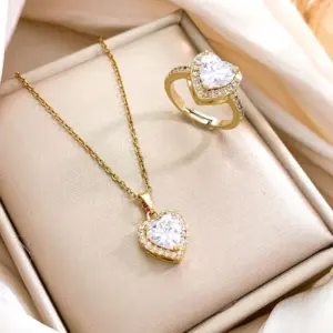 XL727 Love Necklace Ring Set / Gold