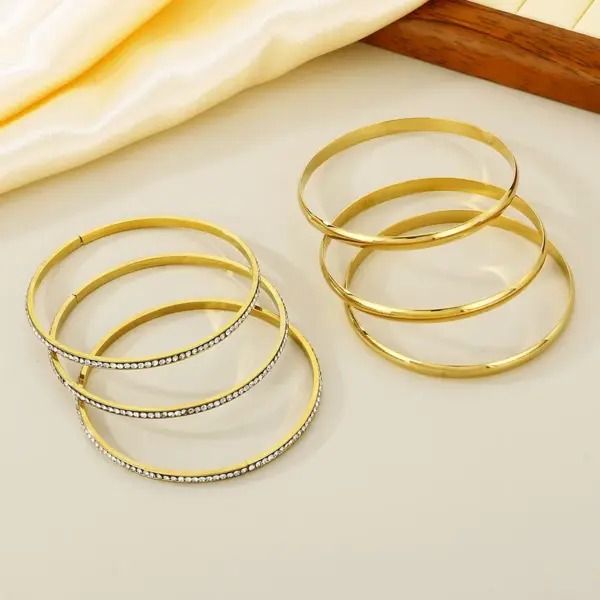 Wholesale PVD Coated 18K Gold Plated Circle 304 Stainless Steel Simple Style Waterproof Non Tarnish 304 Stainless Steel Bangle