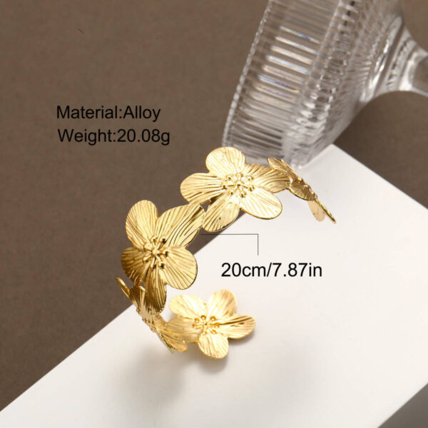 Wholesale European and American Cross-border New Fashion Exaggerated Creative Geometric Flower Opening Bracelet Iron Gold Mosaic Flower Women's Handpiece
