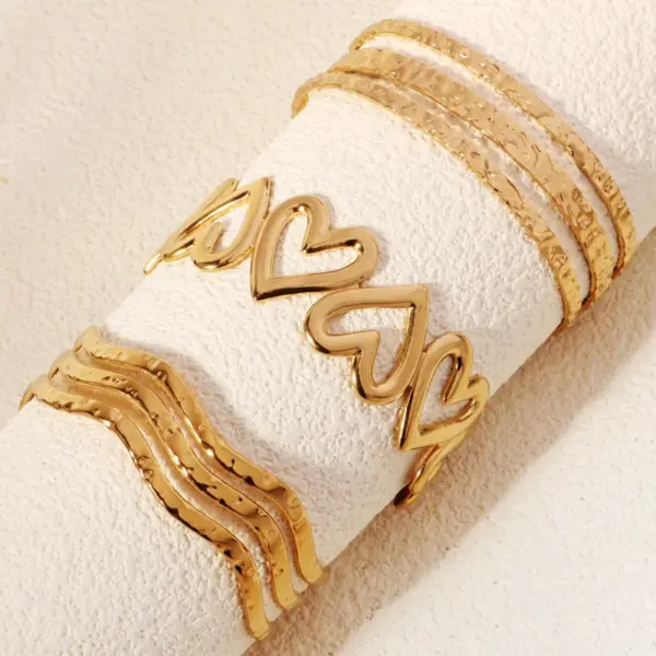 Wholesale Modern Style Geometric Plant 304 Stainless Steel 18K Gold Plated Bangle In Bulk