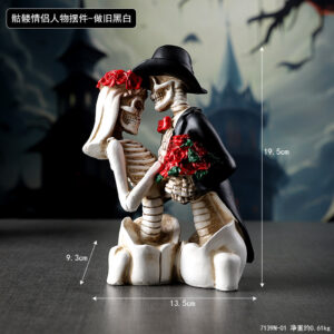 7139n-01 skeleton couple character ornaments--old black and white / As shown in the figure