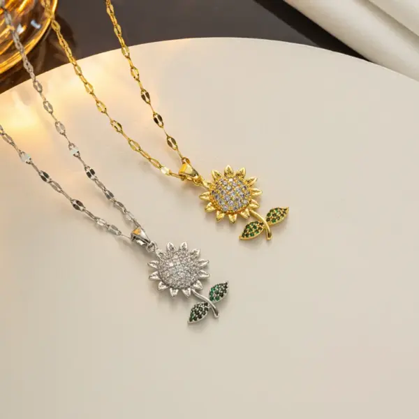 PVD Coated Real Gold Plated Sunflower Stainless Steel Vintage Style Waterproof Non Tarnish Pendant Necklace