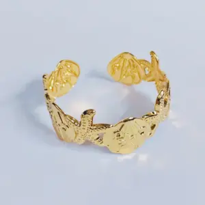 Gold / Average Size / Starfish Shell Bracelet