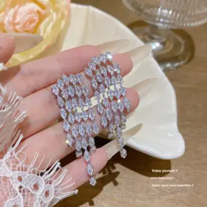 E0283 Silver Silver Needle