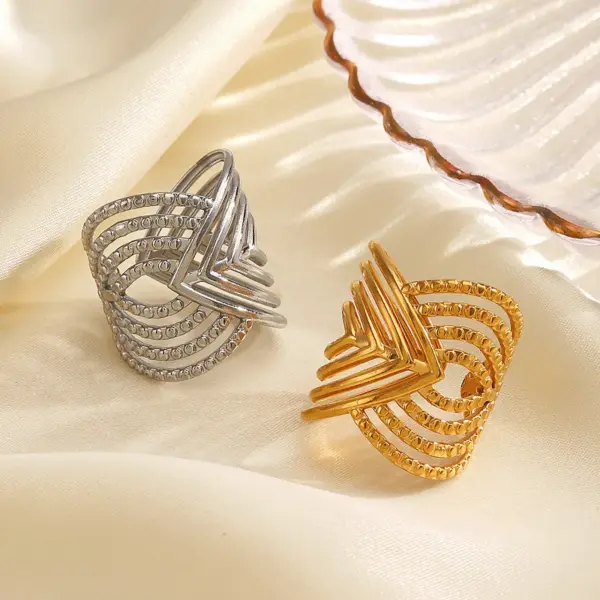 Wholesale Ion Plating (IP) 18K Gold Plated Lines 304 Stainless Steel Artistic Waterproof Non Tarnish Open Rings
