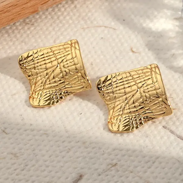 Wholesale Electroplating Golden Plated Round Square Rhombus 304 Stainless Steel Casual Simple Style Polishing Plating Earrings