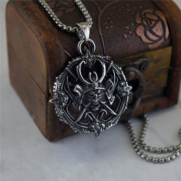 Wholesale Retro Domineering Turntable Samurai Devil Titanium Steel Pendant Necklace Export Stylish Stainless Steel Jewelry Wholesale Fn2260