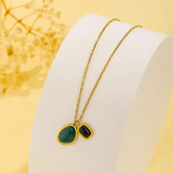 Wholesale PVD Coated Real Gold Plated 18K Gold Geometric Titanium Steel Elegant Waterproof Non Tarnish 304 Stainless Steel Pendant Necklace