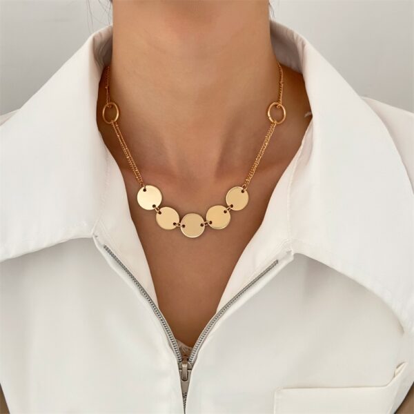 oly-d9059886efce13645d97cba8a870dc85 Wholesale Retro metal short disc clavicle chain