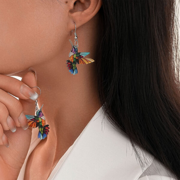 Wholesale Semi-managed European and American new environmentally friendly acrylic earrings fashion personality colorful hummingbird earrings earrings