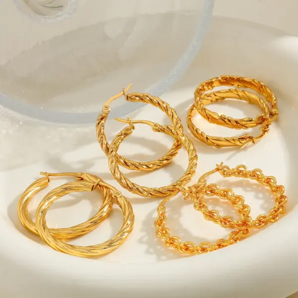 Wholesale Round Braided Vacuum Electroplating (In-Furnace) 18K Real Gold Plated 304 Stainless Steel No Inlay Material Hoop Earrings For Women
