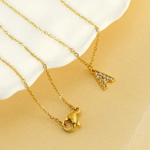 Wholesale PVD Coated 18K Gold Plated Letter Titanium Steel Simple Style Classic Style Waterproof Non Tarnish Titanium Steel Pendant Necklace