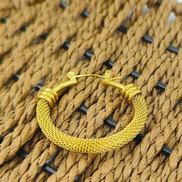 Wholesale PVD Coated 18K Gold Real Gold Plated Circle 303 Stainless Steel 304 Stainless Steel Simple Style Waterproof Non Tarnish 304 Stainless Steel Choker