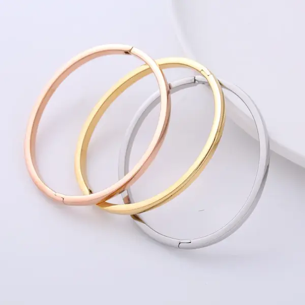 Wholesale Simple Style Solid Color 304 Stainless Steel 18K Gold Plated No Inlaid Stainless Steel Bracelets In Bulk