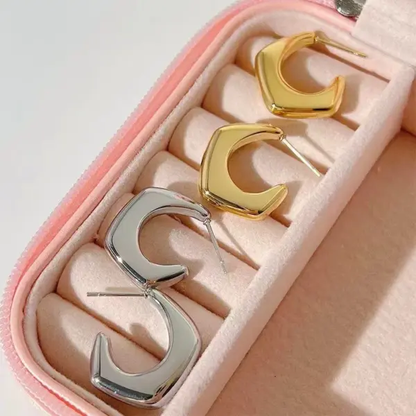 Wholesale C Shape Irregular Stainless Steel Simple Style Classic Style Ear Studs