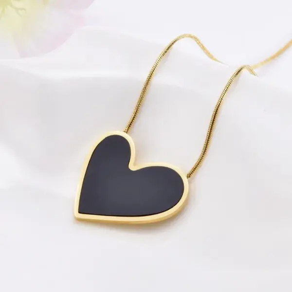 Wholesale Simple Style Heart Shape Titanium Steel Plating Inlay Shell Drop Earrings 1 Pair