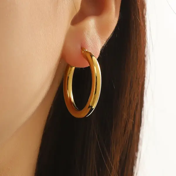 Wholesale PVD Coated Real Gold Plated 18K Gold Round 304 Stainless Steel Elegant Simple Style Waterproof Non Tarnish 304 Stainless Steel Hoop Earrings