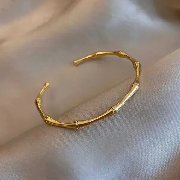 PVD Coated Real Gold Plated Solid Color Titanium Steel Simple Style Waterproof Non Tarnish Cu Bracelets