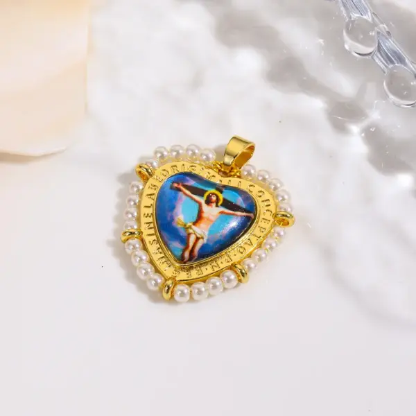 Wholesale Color Retention Copper Plated 18K Pearl Imitation Heart Shaped Religious Pendant Necklace For Men And Women