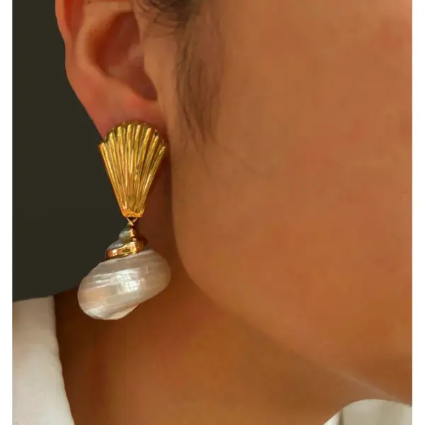 1 Pair Of Design Stainless Steel Natural Shell 18K Gold Waterproof Non-Fading Women's Earrings Long Fashion High-End Earrings