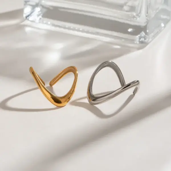 Wholesale 304 Stainless Steel Solid Color PVD Coated 18K Real Gold Plated Real Gold Plated Simple Style Classic Style Waterproof Non Tarnish Open Rings