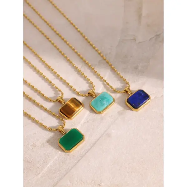 Wholesale PVD Coated Real Gold Plated Rectangle 304 Stainless Steel Simple Style Classic Style Waterproof Non Tarnish 304 Stainless Steel Pendant Necklace