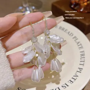 E0221 Ear Hook