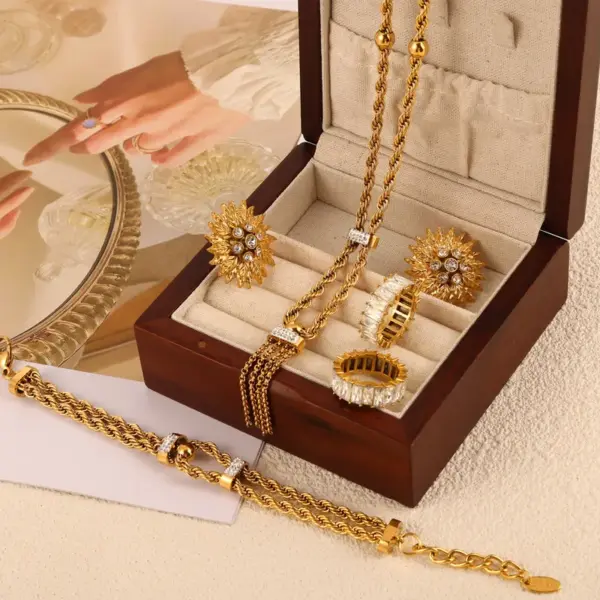 Wholesale 304 Stainless Steel Twist PVD Coated Rhinestones Zircon Real Gold Plated Simple Style Classic Style Waterproof Non Tarnish Plating Inlay Jewelry Set