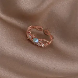 17# 21702b Blue Diamond Twist (Rose Gold)