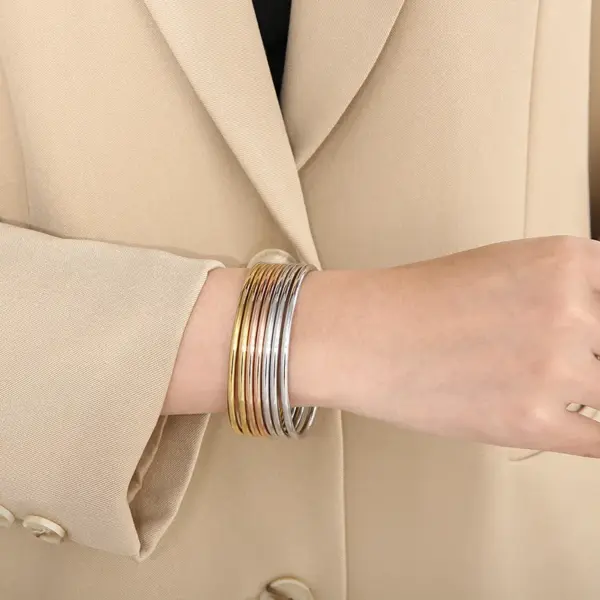 304 Stainless Steel Geometric PVD Coated Stone-Free 18K Gold Plated Simple Style Streetwear Waterproof Non Tarnish Plating Wristband