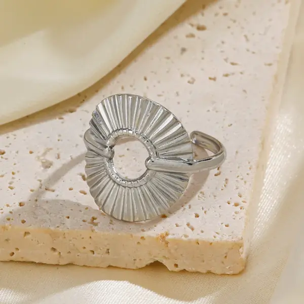 Wholesale PVD Coated 18K Gold Plated Round 304 Stainless Steel IG Style Waterproof Non Tarnish Open Rings