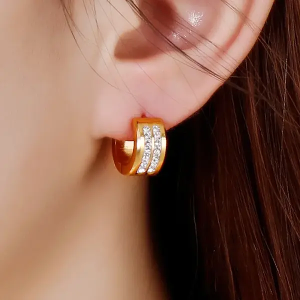 Wholesale PVD Coated 18K Gold Plated Insect Titanium Steel Elegant Waterproof Non Tarnish Earrings