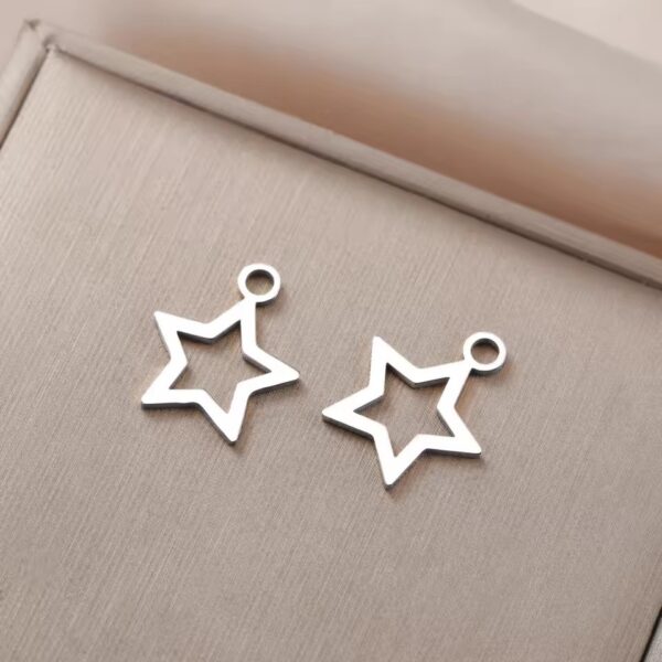 Wholesale Hot sale 18k gold color glossy five-pointed star pendant beaded pendant material handmade diy bracelet pendant accessories