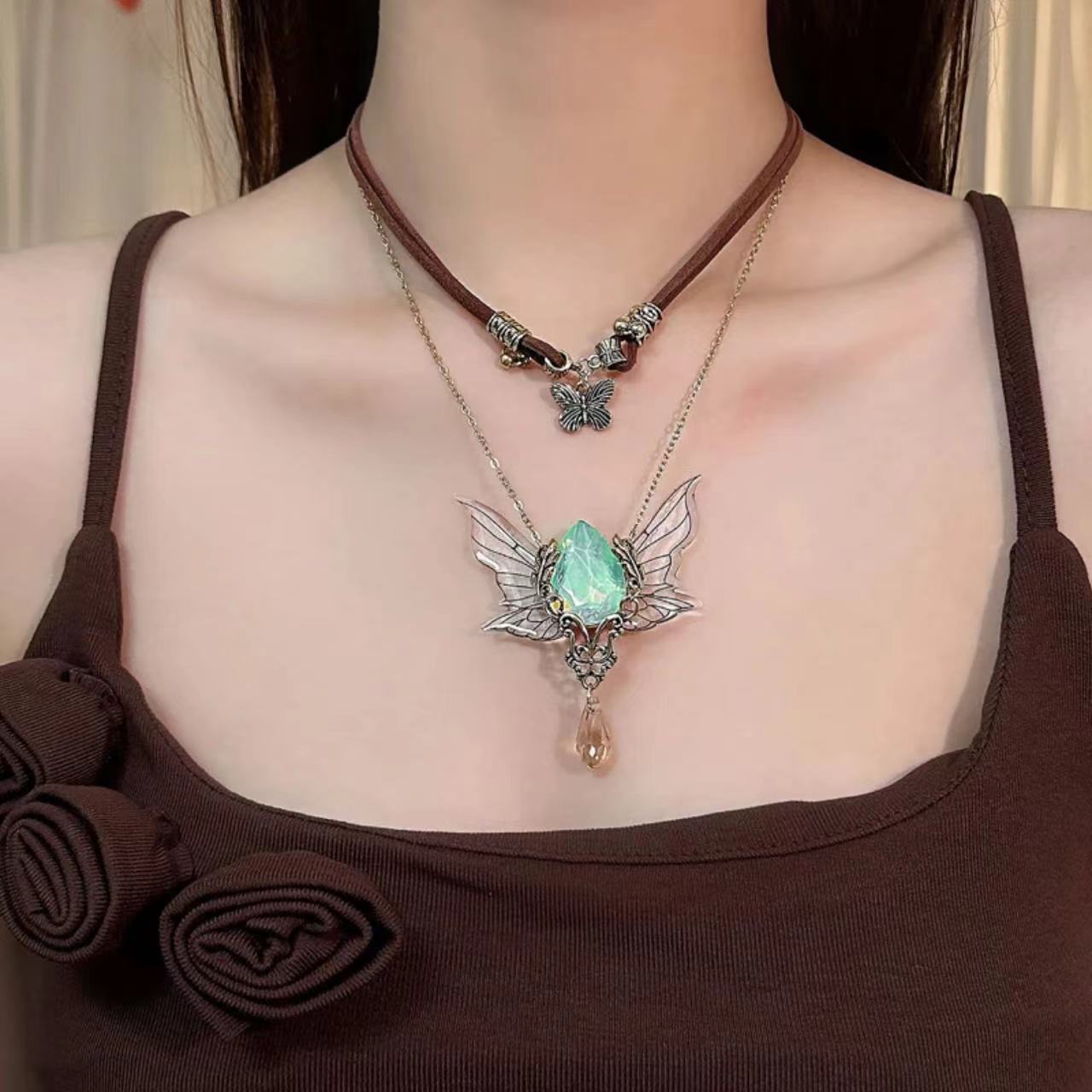 Wholesale Maillard Butterfly Tassel Leather Two-piece Lockbone Chain Women's Trendy Cool Fashion Niche Light Luxury Design Sense Necklace Trendy