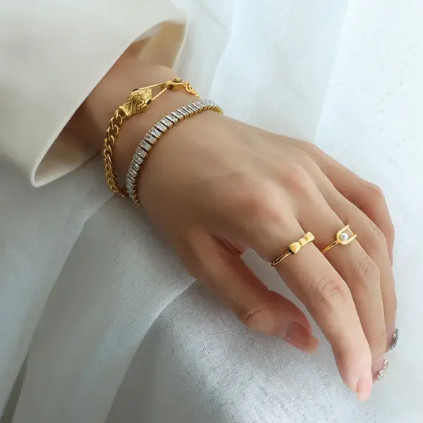 Wholesale PVD Coated Real Gold Plated 18K Gold Animal 304 Stainless Steel Fashion Waterproof Non Tarnish 304 Stainless Steel Bracelets