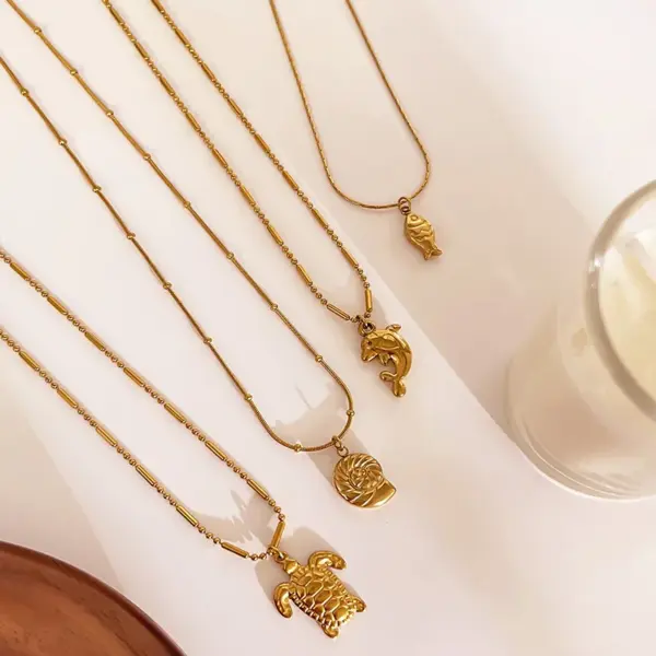 Wholesale 304 Stainless Steel Conch Dolphin Fish PVD Coated Real Gold Plated Beach Simple Style Waterproof Non Tarnish Surgical Steel Gold Pendant Necklace