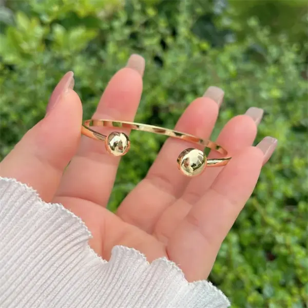 Wholesale Multi-Style Copper Plating 18K Gold Round Inlaid Full Rhinestone Zircon Bracelet Fashion High-End Suitable For Daily Wear Valentine's Day Gift