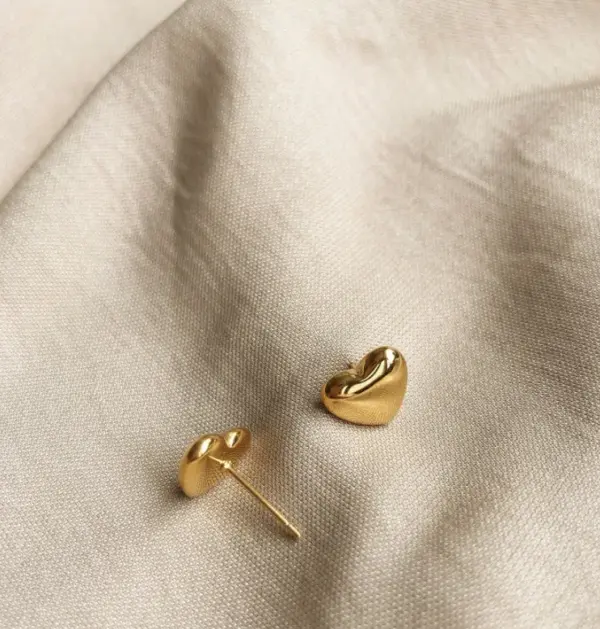Wholesale PVD Coated Real Gold Plated 18K Gold Heart 304 Stainless Steel Titanium Steel Fashion Waterproof Non Tarnish Earrings