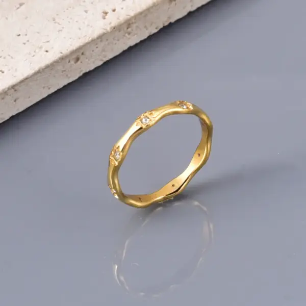 Wholesale 304 Stainless Steel Round Ion Plating (IP) Zircon 18K Real Gold Plated Elegant Simple Style Waterproof Non Tarnish Plating Inlay Gold Rings