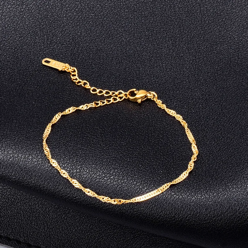 Wholesale PVD Coated Real Gold Plated 18K Gold Heart 304 Stainless Steel Titanium Steel Waterproof Non Tarnish 304 Stainless Steel Titanium Steel Brac