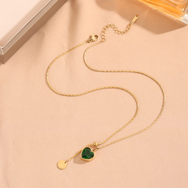 Wholesale Emerald Diamond Heart Titanium Steel Necklace Women's Accessible Luxury Niche Design Titanium Steel Non-Fading Clavicle Chain Pull-Out Adjustable