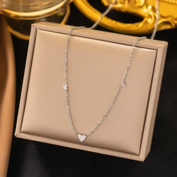 Wholesale PVD Coated Real Gold Plated 18K Gold Heart Shape 304 Stainless Steel Sweet Simple Style Waterproof Non Tarnish 304 Stainless Steel Necklace